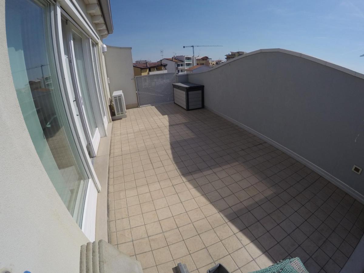 Attico Margherita - Agenzia Cocal Apartment Caorle Exterior foto